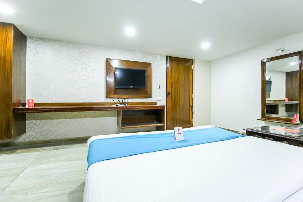 Hotel Seven Ahmadábád Kültér fotó