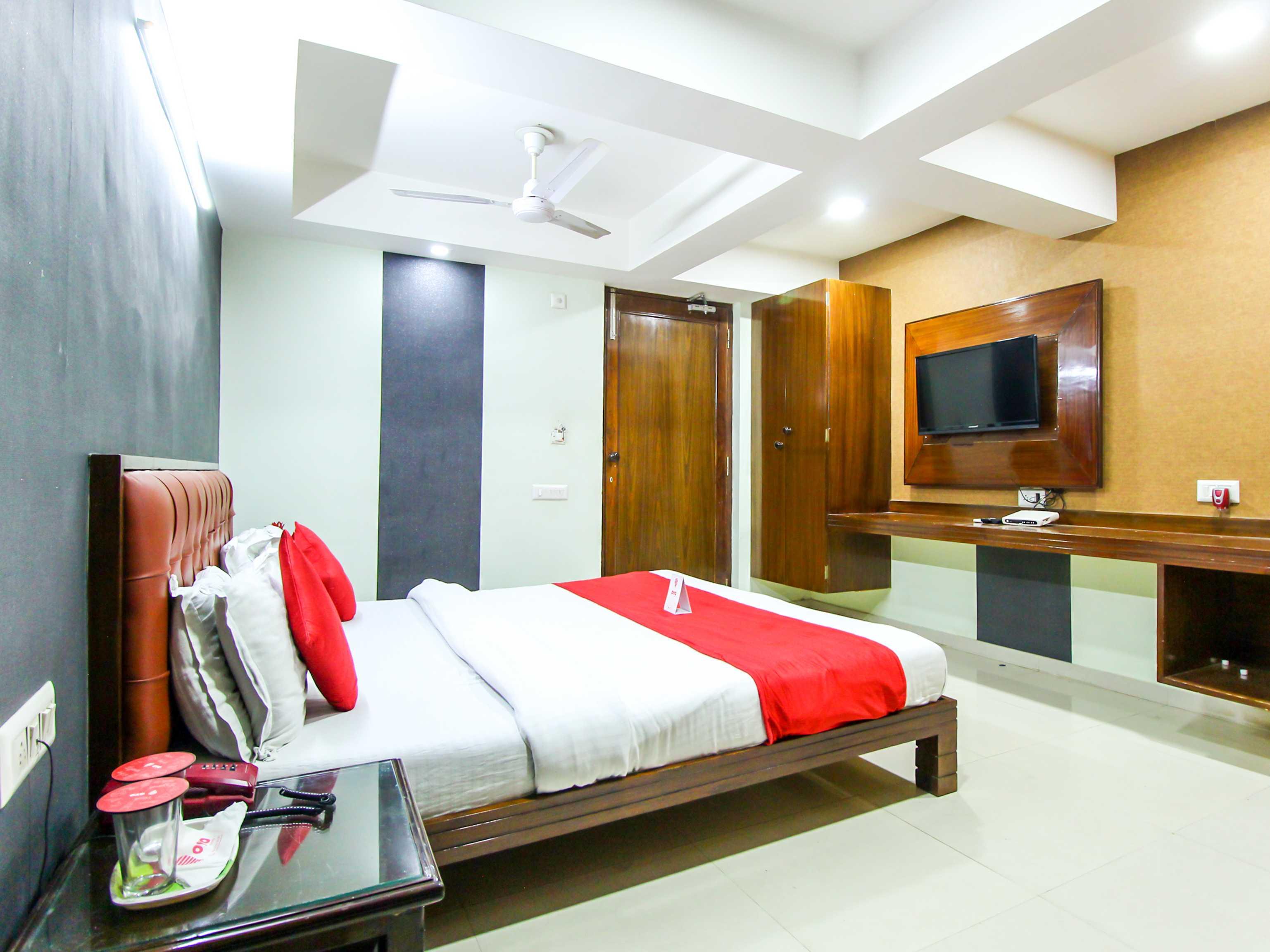 Hotel Seven Ahmadábád Kültér fotó