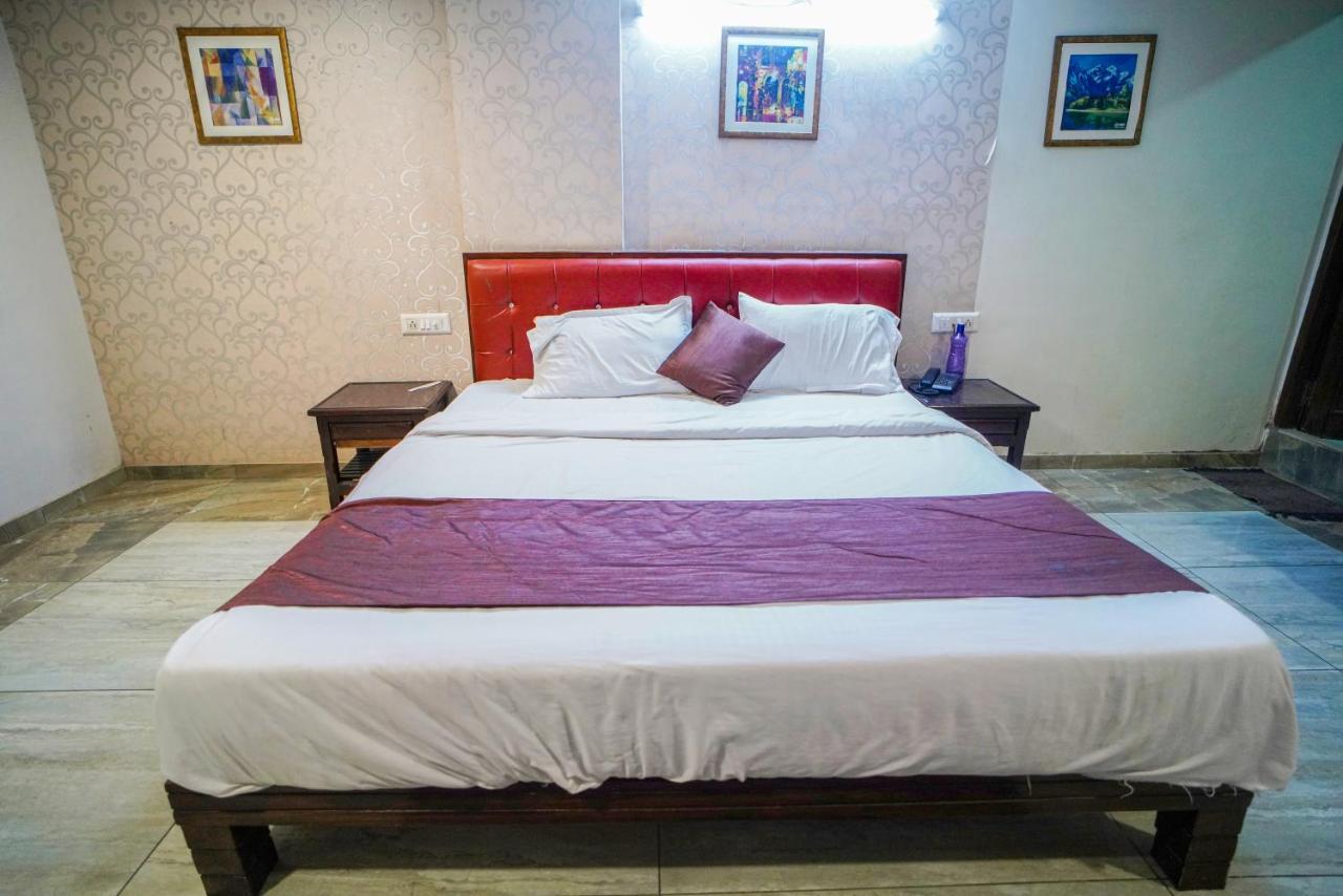Hotel Seven Ahmadábád Kültér fotó