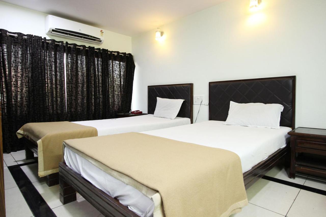 Hotel Seven Ahmadábád Kültér fotó